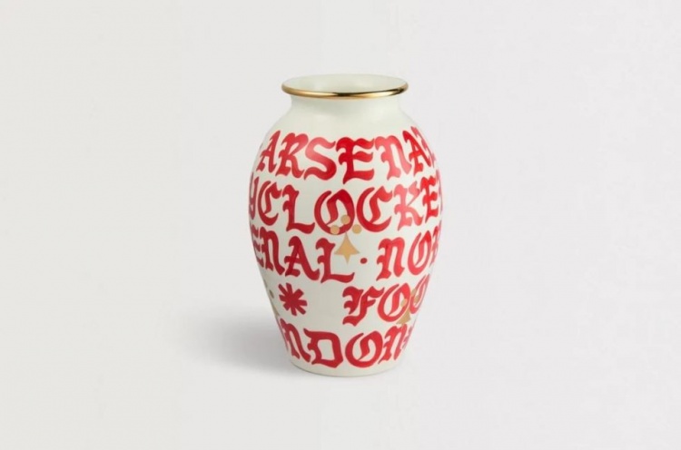  太陽(yáng)報(bào)：阿森納推出花瓶等瓷器的周邊產(chǎn)品，發(fā)售不到一小時(shí)就售罄