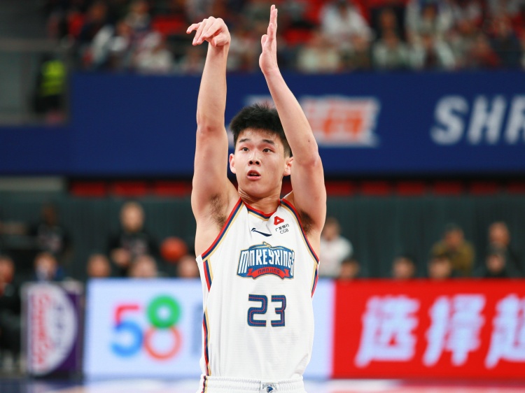  狀態(tài)可以！林葳半場8中5拿到13分1板1助