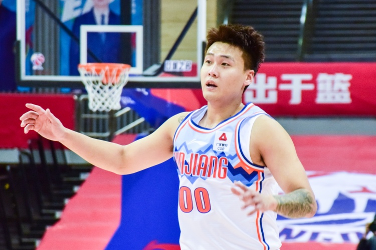  不太準！趙睿18中6拿到20分4板4助也有4失誤 三分13中4