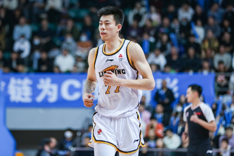  復(fù)出還要找狀態(tài)！張鎮(zhèn)麟半場6中1僅拿2分1板4助1斷