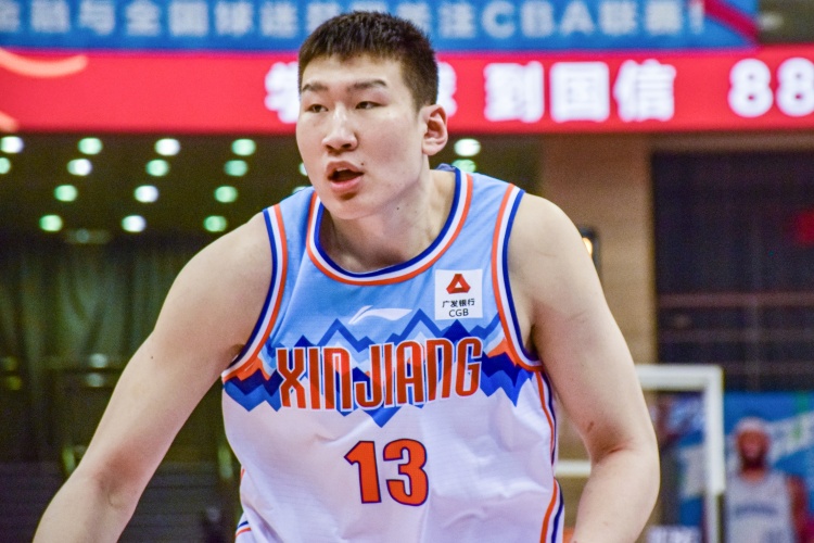  拼搶積極但手感不佳！李炎哲半場8中2&罰球6中4拿8分 搶4個前場板