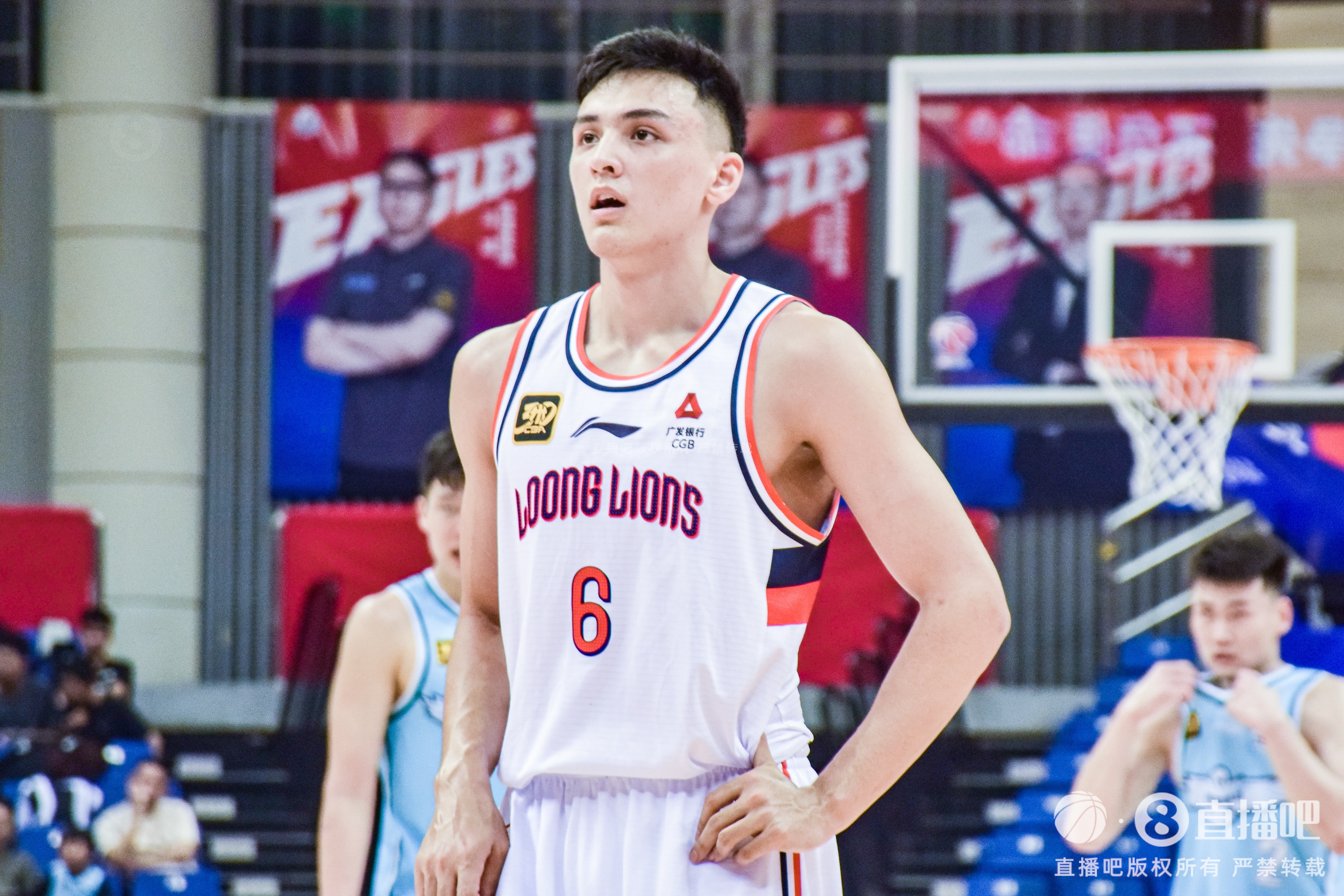 精準打擊！于米提半場5中5拿到13分 三分3中3
