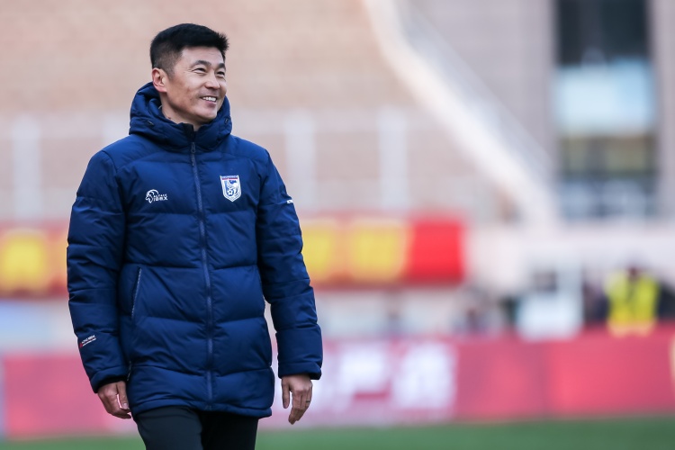  足球報：英博首發(fā)陣容幾乎換了一支球隊，主打高位逼搶強(qiáng)調(diào)奔跑