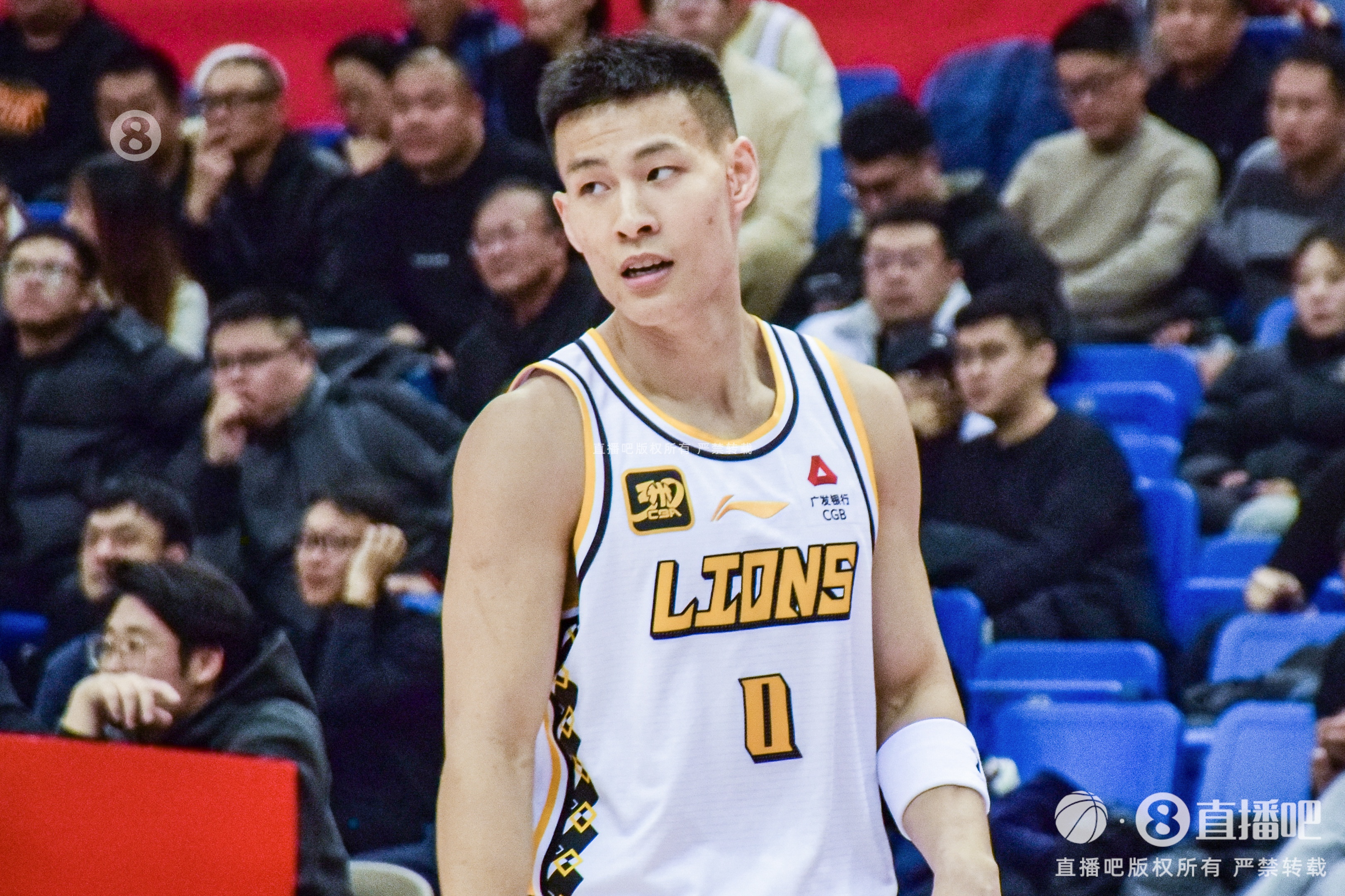  毫無(wú)狀態(tài)！林秉圣11投僅1中拿到3分3斷 出現(xiàn)2失誤4犯規(guī)