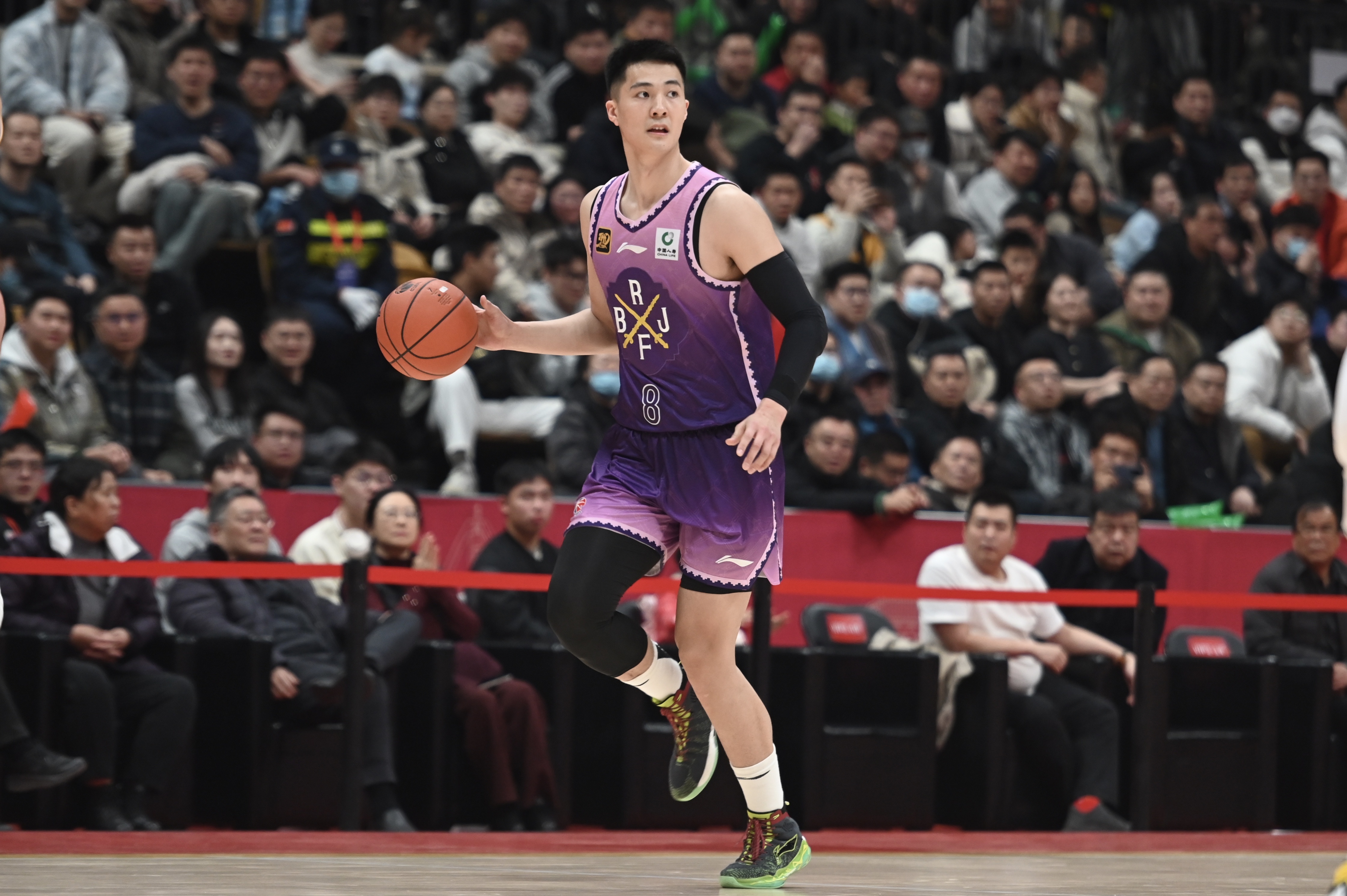  穩(wěn)定貢獻難救主！朱松瑋替補出戰(zhàn)33分鐘 13中6拿到14分11板