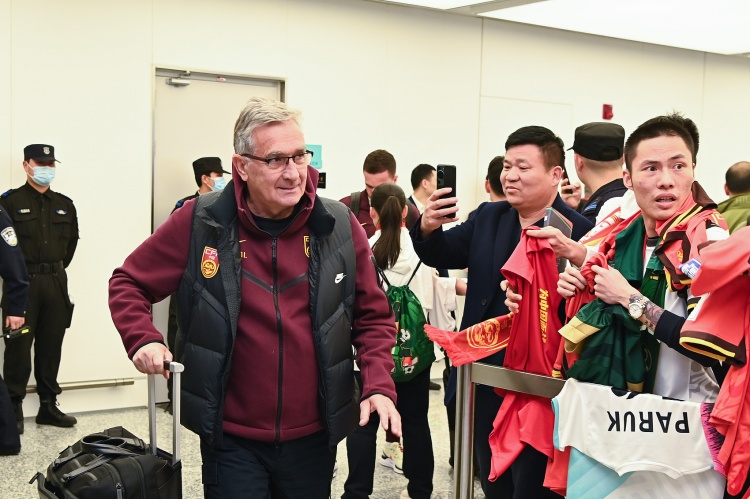  蘇媒：國足仍有爭第二希望，但真的不能再“守”下去了